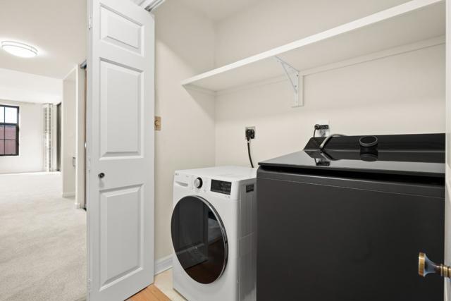 555 Laurel Avenue, San Mateo CA: https://media.crmls.org/mediaz/0ac7a4c2-b3dc-4183-8007-fdc52cbf62f0.jpg