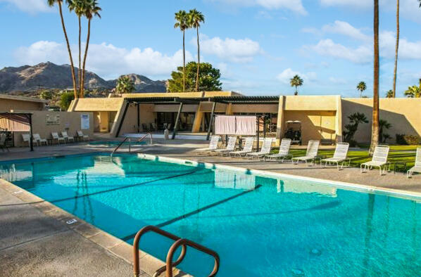 49305 Highway 74, Palm Desert CA: https://media.crmls.org/mediaz/0ac7f0c5-18fb-45cb-a33c-4bdb0977c7c3.jpg