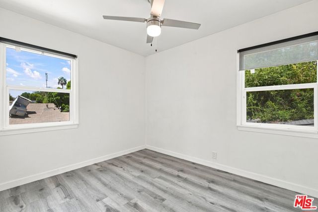 11485 Cumpston Street photo 21