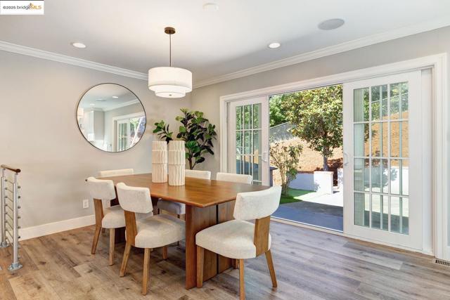 298 Elysian Fields DR, Oakland CA: https://media.crmls.org/mediaz/0ac85f1c-5938-415e-8164-cd0279e80095.jpg
