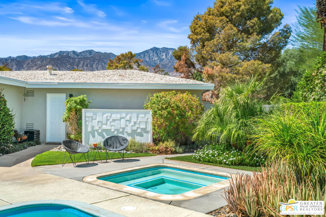 2072 S Bobolink Lane, Palm Springs, CA 92264