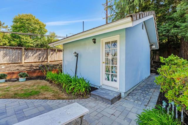 937 Parrott Drive, Hillsborough CA: https://media.crmls.org/mediaz/0ac8a461-96d2-46e7-8bc5-49b54c518b72.jpg