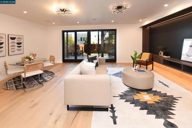 3169 Washington St, San Francisco CA: https://media.crmls.org/mediaz/0ac8eece-1024-40c2-a4ff-071fb0ded940.jpg