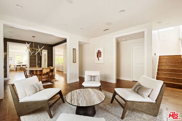 2468 Wellesley Avenue, Los Angeles CA: https://media.crmls.org/mediaz/0ac97e49-ae79-4824-9b7b-52fc4d266c7d.jpg