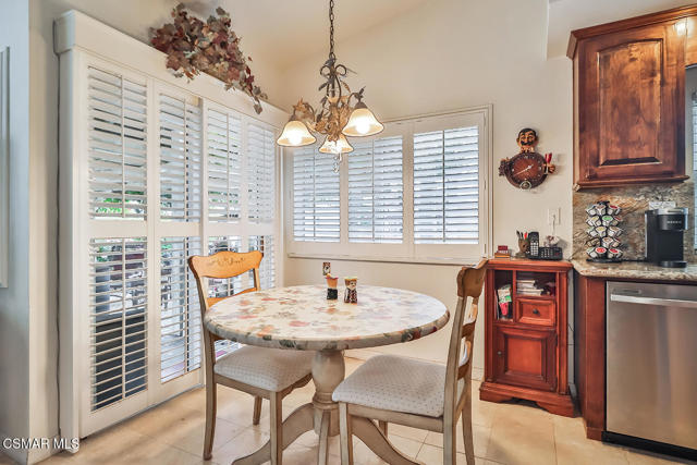 3616 Pebble Place, Newbury Park CA: https://media.crmls.org/mediaz/0ac99e63-d7d4-4e38-ab46-6bbeaf541fa2.jpg