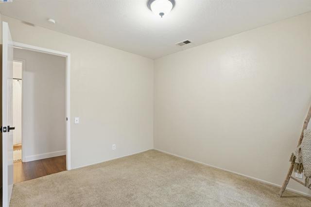 4490 Buckthorn Ct, Concord CA: https://media.crmls.org/mediaz/0aca4e20-16a6-493e-b71d-3145786d23fa.jpg