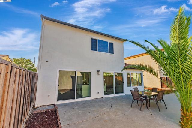 3856 Jacana Lake Ct, Fremont CA: https://media.crmls.org/mediaz/0acaba63-9f7c-4da0-85ff-f7fee5ef0c90.jpg
