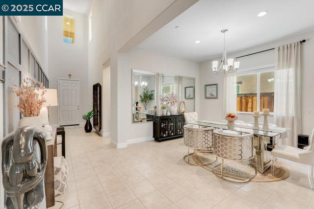 363 Fletcher Lane, Brentwood CA: https://media.crmls.org/mediaz/0acb41fe-81a1-47a1-8176-5f50b1ae67fb.jpg