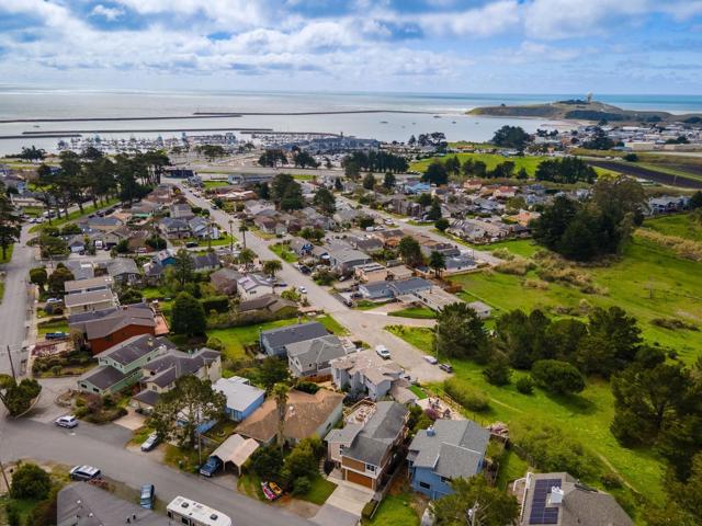 127 Madrona Avenue, El Granada CA: https://media.crmls.org/mediaz/0acc759b-7cef-4021-a3ee-d0281e78b013.jpg