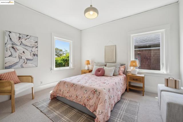 2705 Mathews St, Berkeley CA: https://media.crmls.org/mediaz/0acca297-2f15-4d8c-812c-b88ec0bb9347.jpg