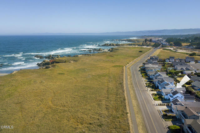 924 Glass Beach Drive, Fort Bragg CA: https://media.crmls.org/mediaz/0acf0ed9-0465-416f-8c04-a73131a2d345.jpg
