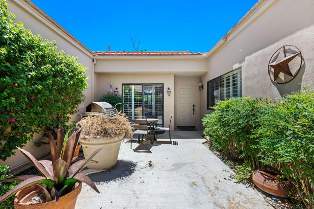 80601 Oak Tree, La Quinta CA: https://media.crmls.org/mediaz/0acfb9c7-8da8-4147-b56a-065b016342b4.jpg