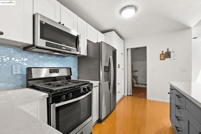 300 Locust Dr, Vallejo CA: https://media.crmls.org/mediaz/0ad09ba8-ae1c-4198-898b-a0ceb41fd11c.jpg
