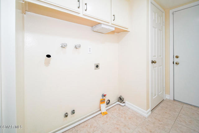 2111 Peak Place, Thousand Oaks CA: https://media.crmls.org/mediaz/0ad0a277-9cb8-4183-82be-d552b1093be3.jpg