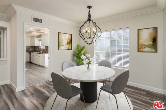 5332 Goodland Avenue, Valley Village CA: https://media.crmls.org/mediaz/0ad0b2c5-eea4-419e-803c-c75f567f69a6.jpg