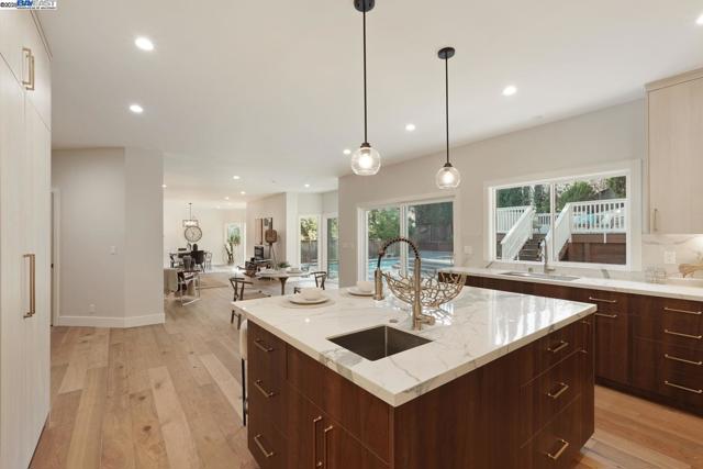25 Mackenzie Pl, Danville CA: https://media.crmls.org/mediaz/0ad16675-d1fd-465d-acd7-40e1559d83b3.jpg