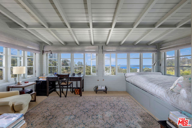 271 Amalfi Drive, Santa Monica CA: https://media.crmls.org/mediaz/0ad18cf9-c741-4f2c-809d-d0f5524540ad.jpg