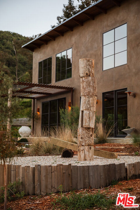 225 Powderhorn Ranch Road, Topanga CA: https://media.crmls.org/mediaz/0ad1b6fb-1f69-48ee-a13a-f3bf5d00e5b6.jpg