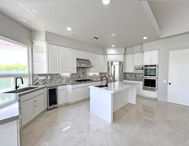 79015 Via San Clara, La Quinta CA: https://media.crmls.org/mediaz/0ad1f898-53db-460c-8637-1a37ce1ca51a.jpg