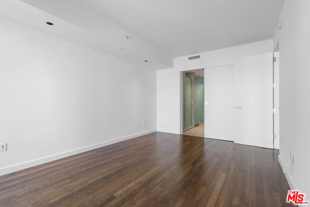 6250 Hollywood Boulevard, Los Angeles CA: https://media.crmls.org/mediaz/0ad21e43-954b-4fe4-a71b-099e1fd237f2.jpg