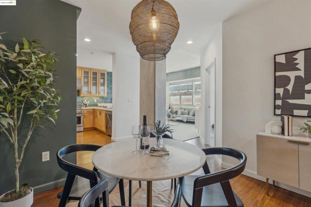 428 Alice Street, Oakland CA: https://media.crmls.org/mediaz/0ad25c0e-1963-4f56-b844-3be347f3c096.jpg