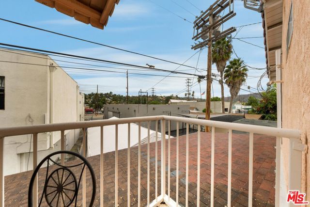 1747 N Avenue 46, Los Angeles CA: https://media.crmls.org/mediaz/0ad296f0-e4da-4321-a3f7-d797ec12c968.jpg
