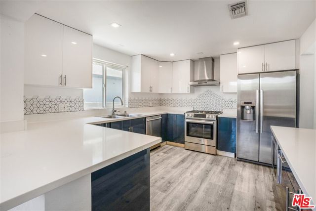 2481 S Bundy Drive, Los Angeles CA: https://media.crmls.org/mediaz/0ad2a810-9b6a-442a-9aea-c0f12de6dfe4.jpg