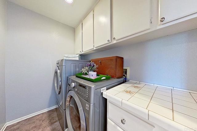 4610 Los Alamos Way, Oceanside CA: https://media.crmls.org/mediaz/0ad2c29c-520a-48a9-addf-fcd7e190c325.jpg