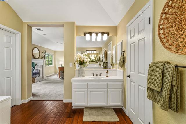 729 Montevino Dr, Pleasanton CA: https://media.crmls.org/mediaz/0ad2ffb8-0825-4342-b675-5826e5155045.jpg