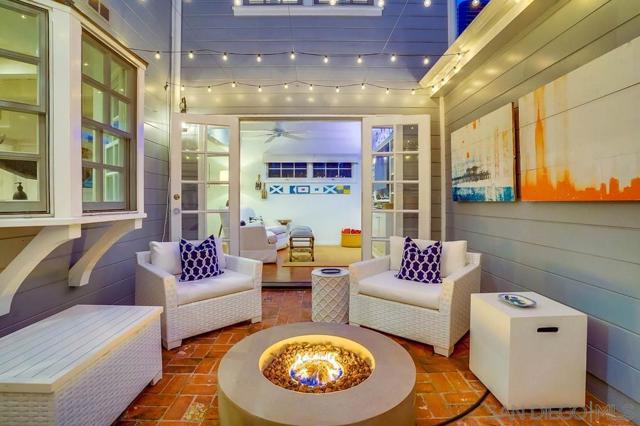 75 Corinthian Walk, Long Beach CA: https://media.crmls.org/mediaz/0ad3020a-a88a-4a7a-8db5-688454d7e05c.jpg