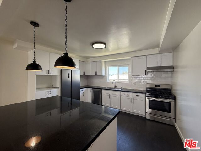 25226 Loytan Street, Torrance, California 90505, 3 Bedrooms Bedrooms, ,1 BathroomBathrooms,Residential Lease,Sold,Loytan,25581135