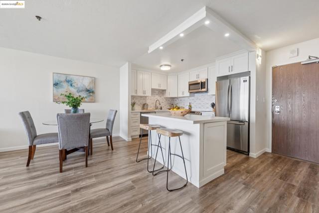 555 Pierce St, Albany CA: https://media.crmls.org/mediaz/0ad34823-27e9-41db-9da9-571ec94a9c32.jpg