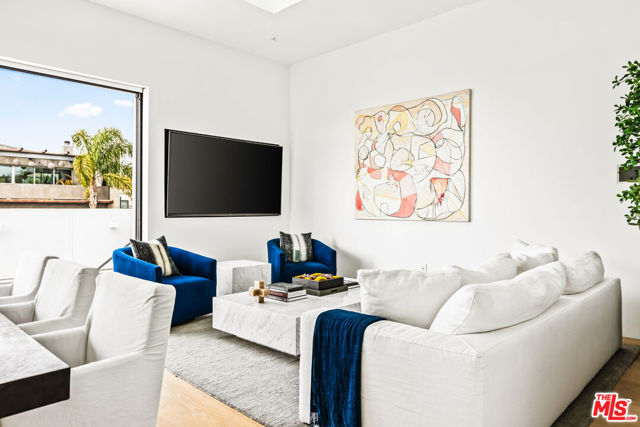 1346 Abbot Kinney Boulevard, Venice CA: https://media.crmls.org/mediaz/0ad34f04-8745-455f-acd3-1955c9274272.jpg