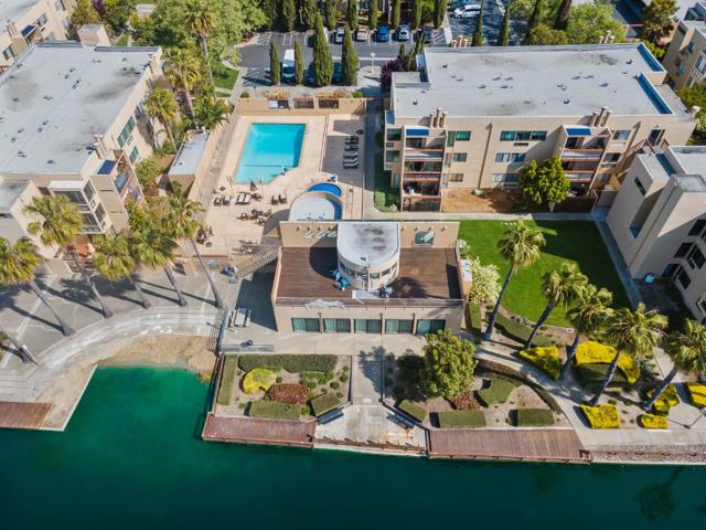 918 Beach Park Boulevard, Foster City CA: https://media.crmls.org/mediaz/0ad45301-3cf9-42c3-8a96-b357634146f0.jpg