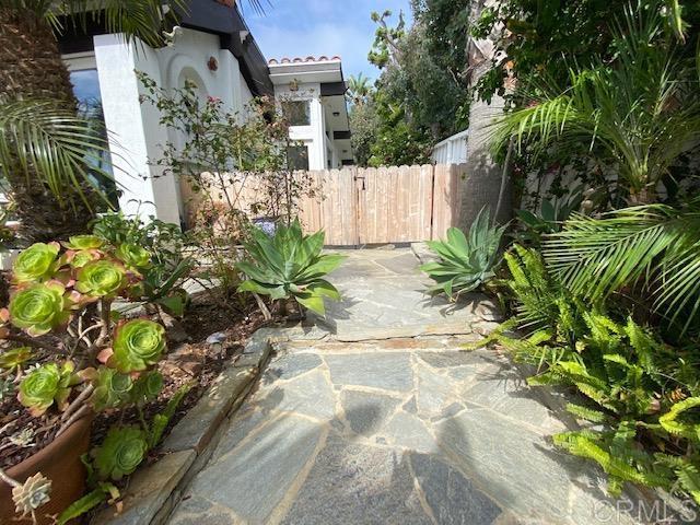 Detail Gallery Image 22 of 24 For 122 S Rios #5,  Solana Beach,  CA 92075 - 3 Beds | 2 Baths