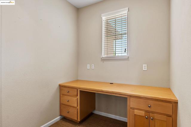 906 Natoma Ct, Discovery Bay CA: https://media.crmls.org/mediaz/0ad545b9-5272-4802-a4a2-130cea649658.jpg