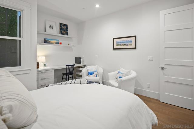 548 G Avenue, Coronado CA: https://media.crmls.org/mediaz/0ad62916-9dac-4bbc-9d12-6a5ea790693e.jpg