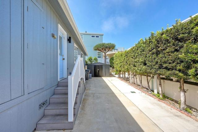 6503 Friendly Place, Carlsbad CA: https://media.crmls.org/mediaz/0ad6f531-a86c-49d4-903c-178367089d0d.jpg