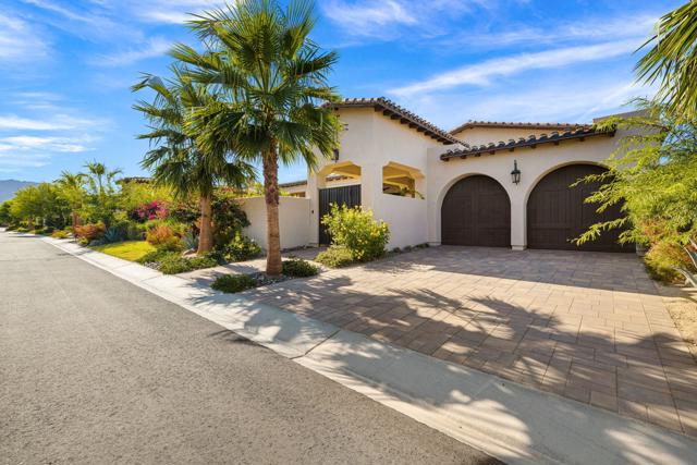 81670 Haflinger Way, La Quinta CA: https://media.crmls.org/mediaz/0ad70d24-74ca-4e4c-ac29-a1fa917a2da5.jpg