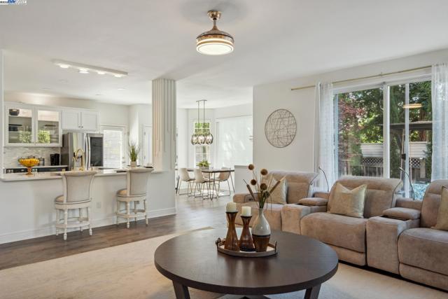 418 Golf Ct, Walnut Creek CA: https://media.crmls.org/mediaz/0ad7a6c2-37b2-4a8c-9179-bf77461349de.jpg