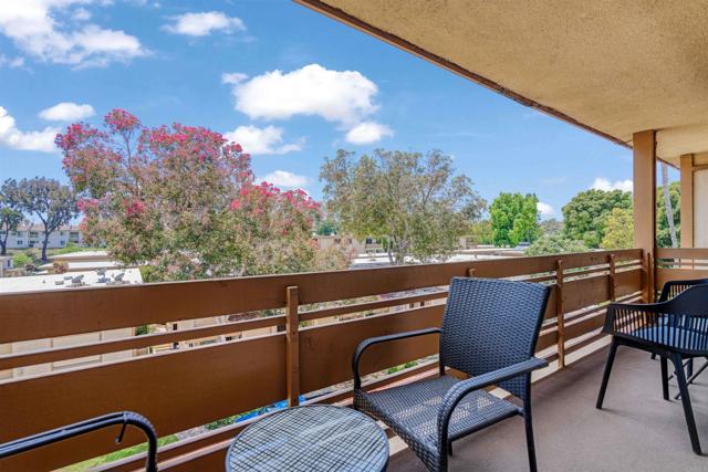 2628 Worden Street, Point Loma CA: https://media.crmls.org/mediaz/0ad7e084-3627-4319-8a69-f5dab4d17215.jpg