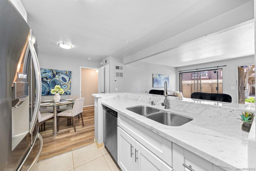 9130 Gramercy - photo 18