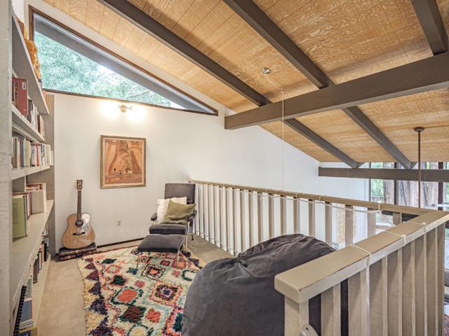 Image 32 of 65 For 251 Sunnycroft Road