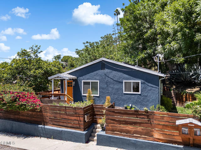 Detail Gallery Image 2 of 46 For 2285 Moss Ave, Los Angeles,  CA 90065 - 2 Beds | 3 Baths