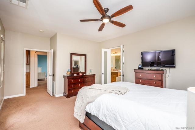 5621 Shasta Daisy Trl, San Diego CA: https://media.crmls.org/mediaz/0ad978c7-e0ba-4f76-87fc-ea4db3b25736.jpg