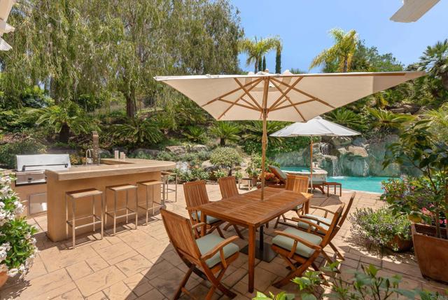 6369 Clubhouse Drive, Rancho Santa Fe CA: https://media.crmls.org/mediaz/0ad9c8ed-4b37-4e7e-b8ef-723123e948e2.jpg
