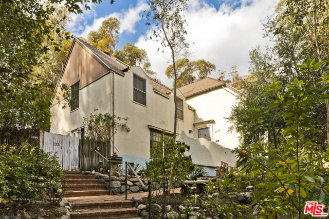 Drew Fenton | 271 Beloit Avenue Los Angeles CA | MLS: 7455926