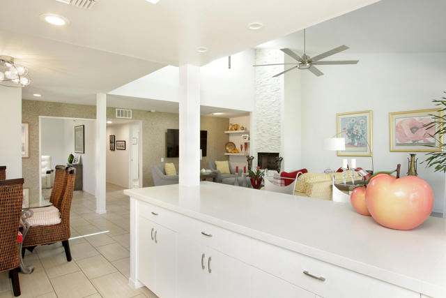 Image 9 of 42 For 74 La Ronda Drive