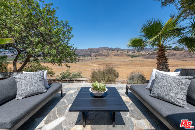 8919 Moorcroft Avenue, West Hills CA: https://media.crmls.org/mediaz/0adbfe86-b9a2-4971-b655-d79d34967634.jpg
