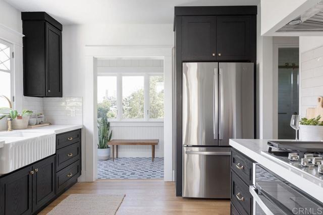 4171 Ibis St, Mission Hills (San Diego) CA: https://media.crmls.org/mediaz/0adc7d5d-bfd4-4335-b4a0-115becaa5771.jpg